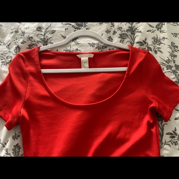 Red dress - Picture 2 of 3